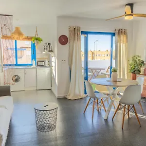 Cozy House - View & Balcony Apartamento